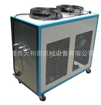 【小型冷水机】外形虽小，功能强大
