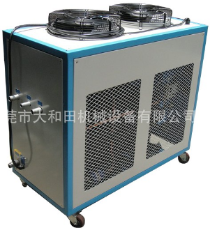 小巧玲珑的小型冷水机
